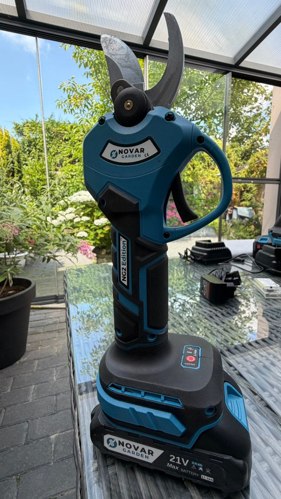 Elektrische snoeischaar met een telescopische steelte, Tuin en Terras, Snoeischaren, Ophalen, Nieuw