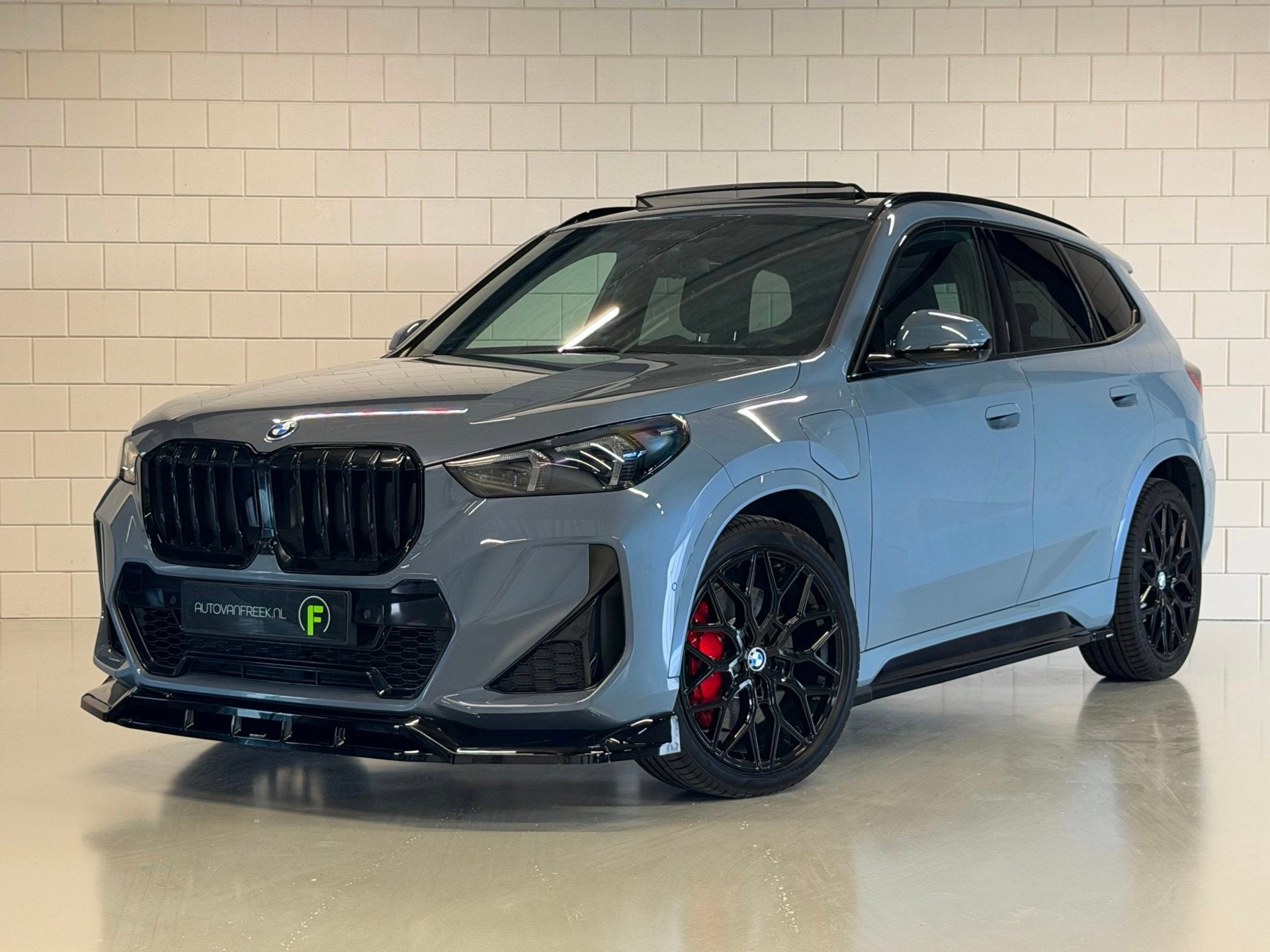 BMW X1 xDrive30e High Executive M Sport Pro | PANO | HARMAN, Plug-in hybride, Bedrijf, Hybride Elektrisch/Benzine, 3 cilinders