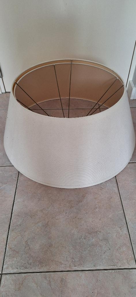 Set 2 grote creme / zand kleurige lampenkappen lampen kap, Ophalen, Gebruikt, 25 tot 50 cm, Rond