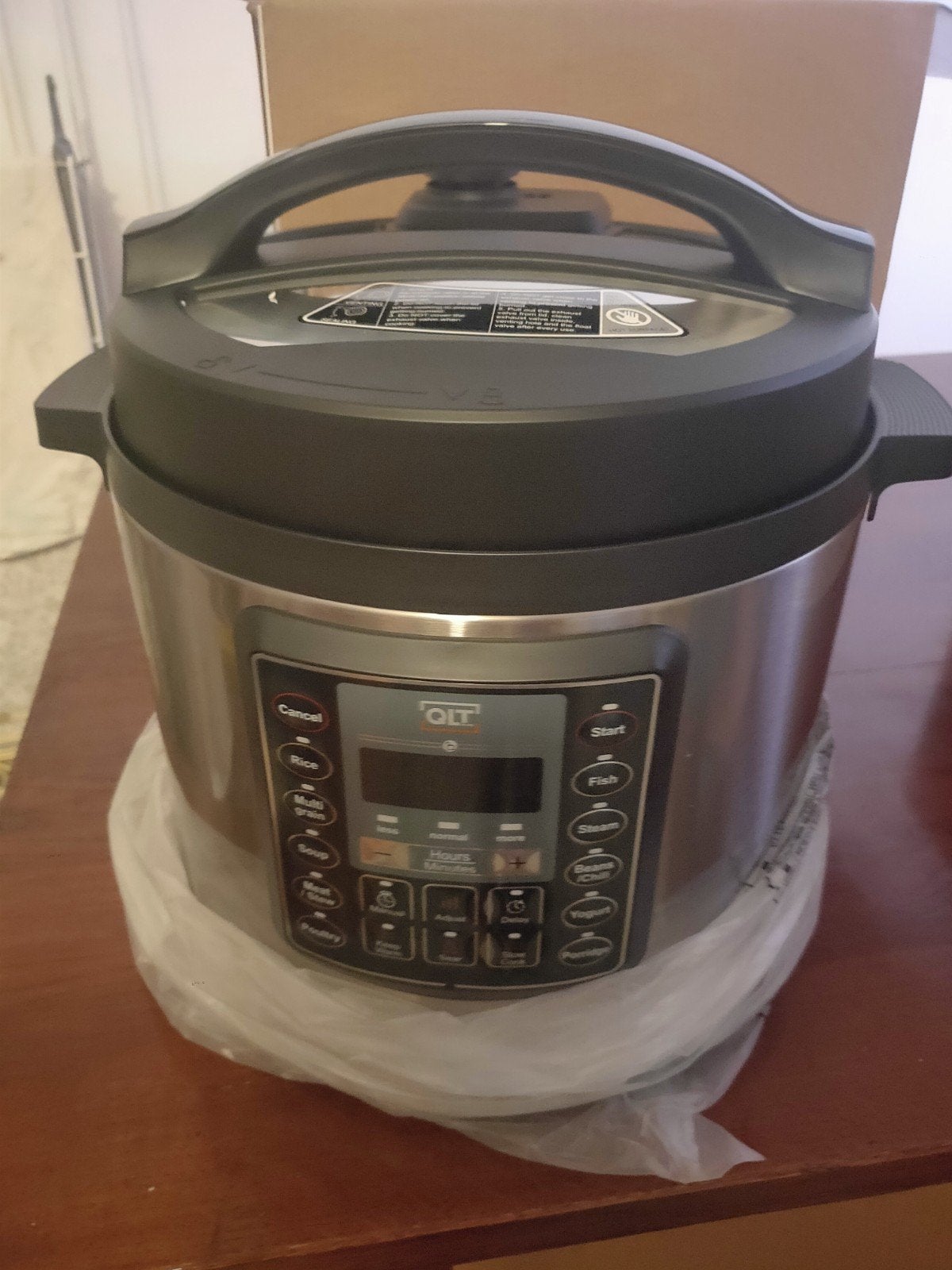 QLT All-in-One Multicooker & Snelkookpan - Nieuw in doos, Ophalen, Nieuw, Minder dan 45 cm