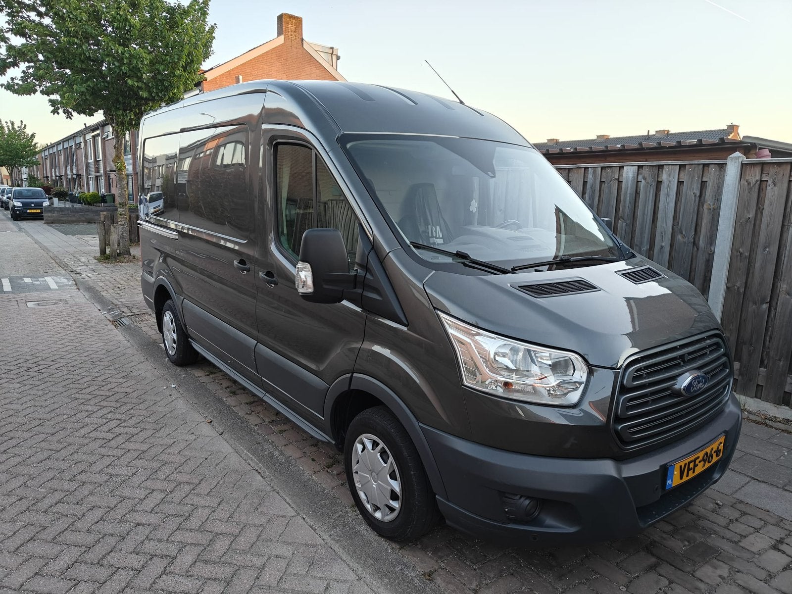 Ford Transit GB 330 L2h2 Tdci 130pk FWD 2020 Grijs, Auto's, Voorwielaandrijving, 15 km/l, 1995 cc, 4 cilinders