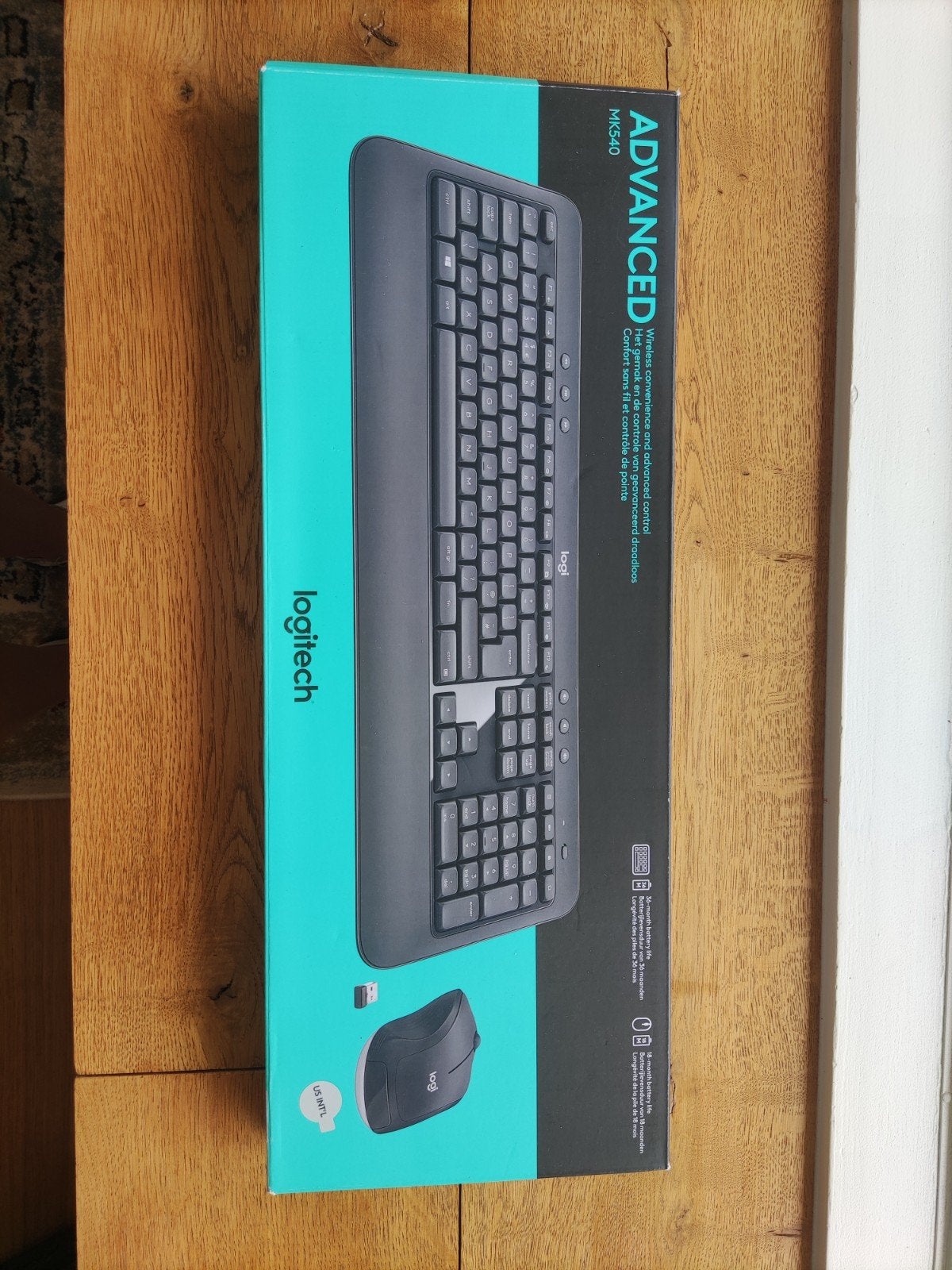 Nieuw - Wireless Logitech set, toetsenbord en muis, Computers en Software, Toetsenborden, Ophalen, Logitech, Nieuw, Draadloos