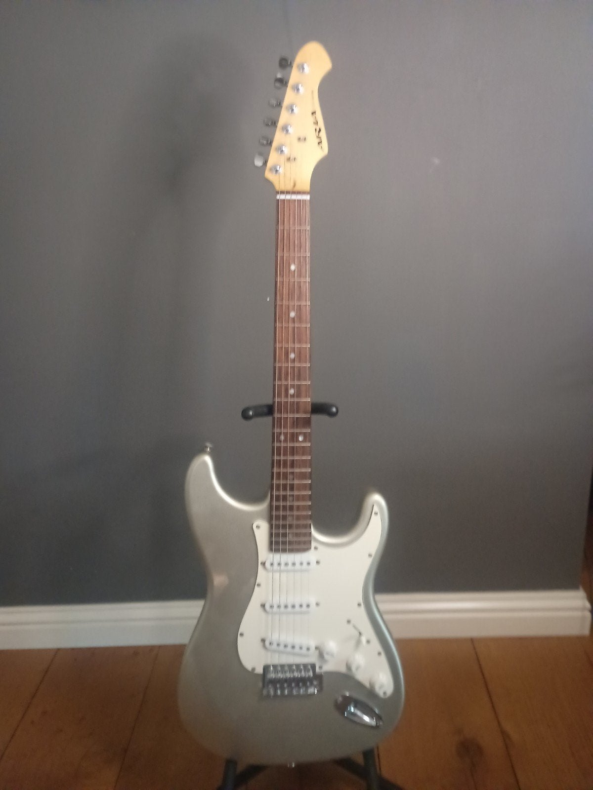 Aria STG-Series Elektrische Gitaar - Zilver, Ophalen of Verzenden, Gebruikt, Solid body, Overige merken