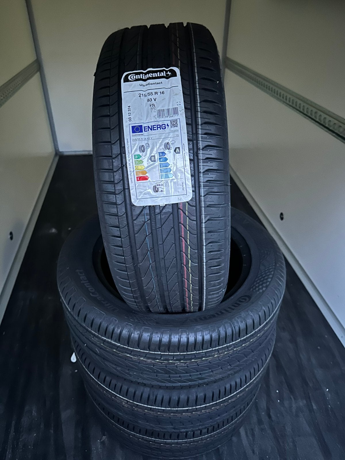 4x Continental UltraContact 215/55 R16 93 V band, Ophalen, 215 mm, 16 inch, Nieuw