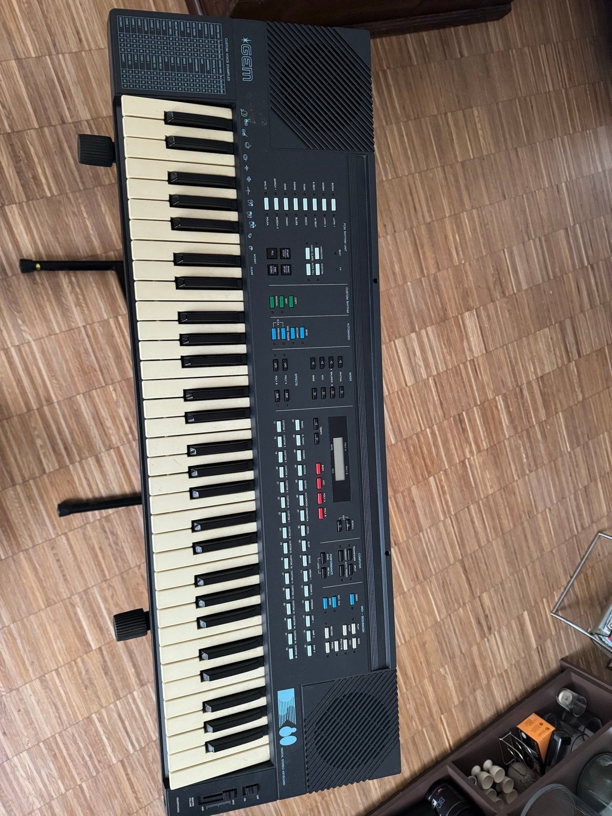 GEM DSK 80 Keyboard met standaard en accessoires, Ophalen, Gem, Met standaard, 61 toetsen
