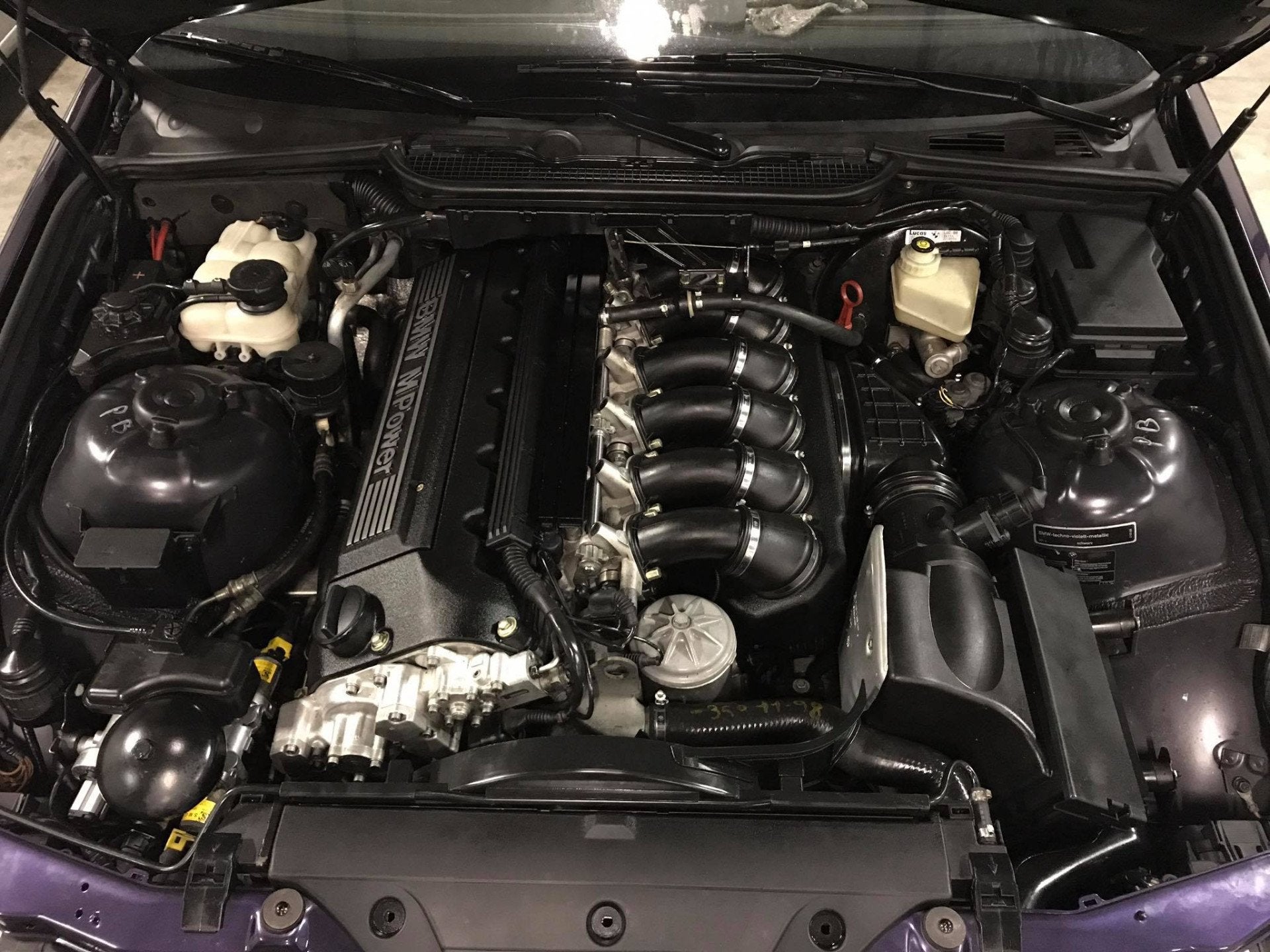 BMW M3 3.2 Sedan SMG *Fully restored in mint condition*, foto 7