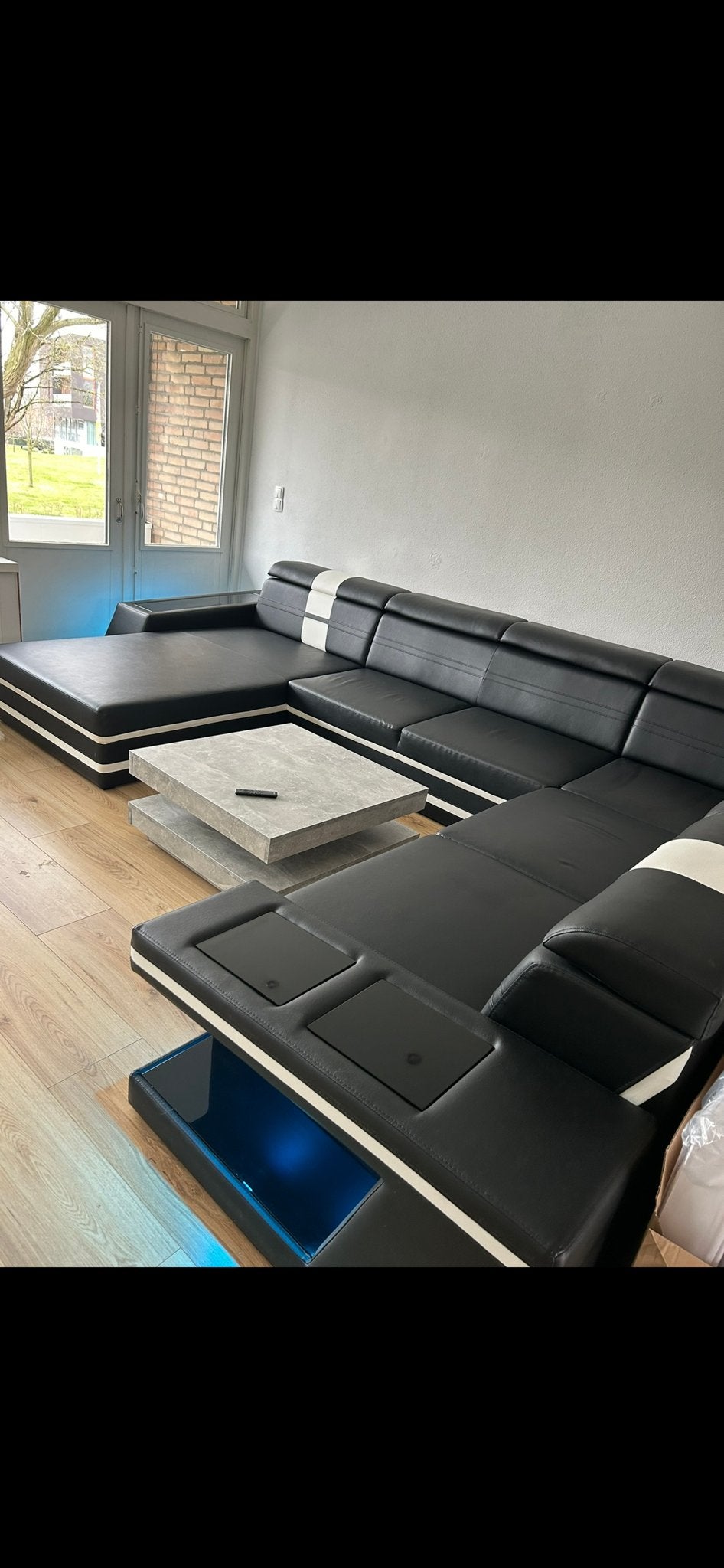 GRATIS!!!! Grote hoekbank met LED en USB - BESCHADIGD, Huis en Inrichting, Banken | Bankstellen, Ophalen, Overige materialen, 100 tot 125 cm
