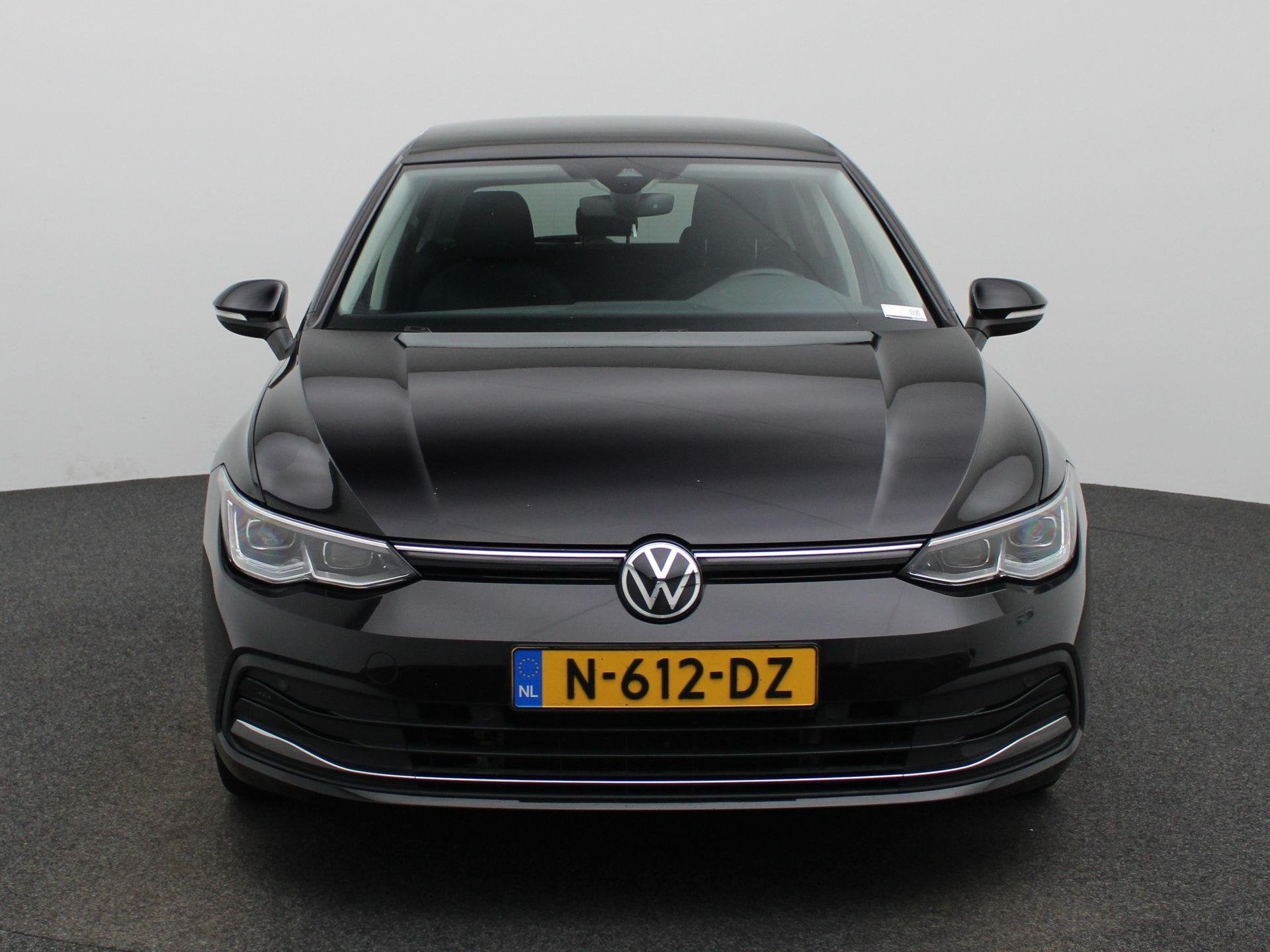 Volkswagen Golf 1.5 eTSI Style, Auto's, 12 maanden, 4 cilinders, Zwart, Origineel Nederlands