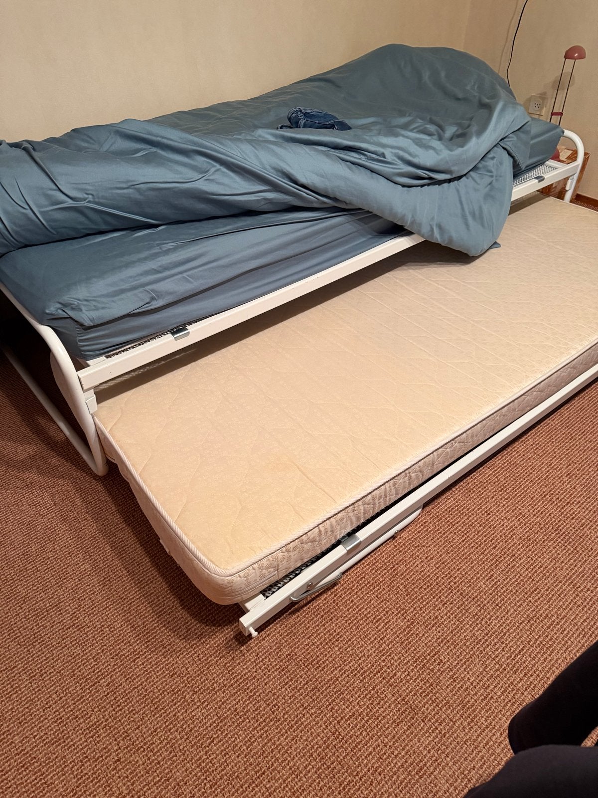 Uitschuifbaar bed met twee matrassen, Ophalen, 90 cm, Wit, Tweepersoons