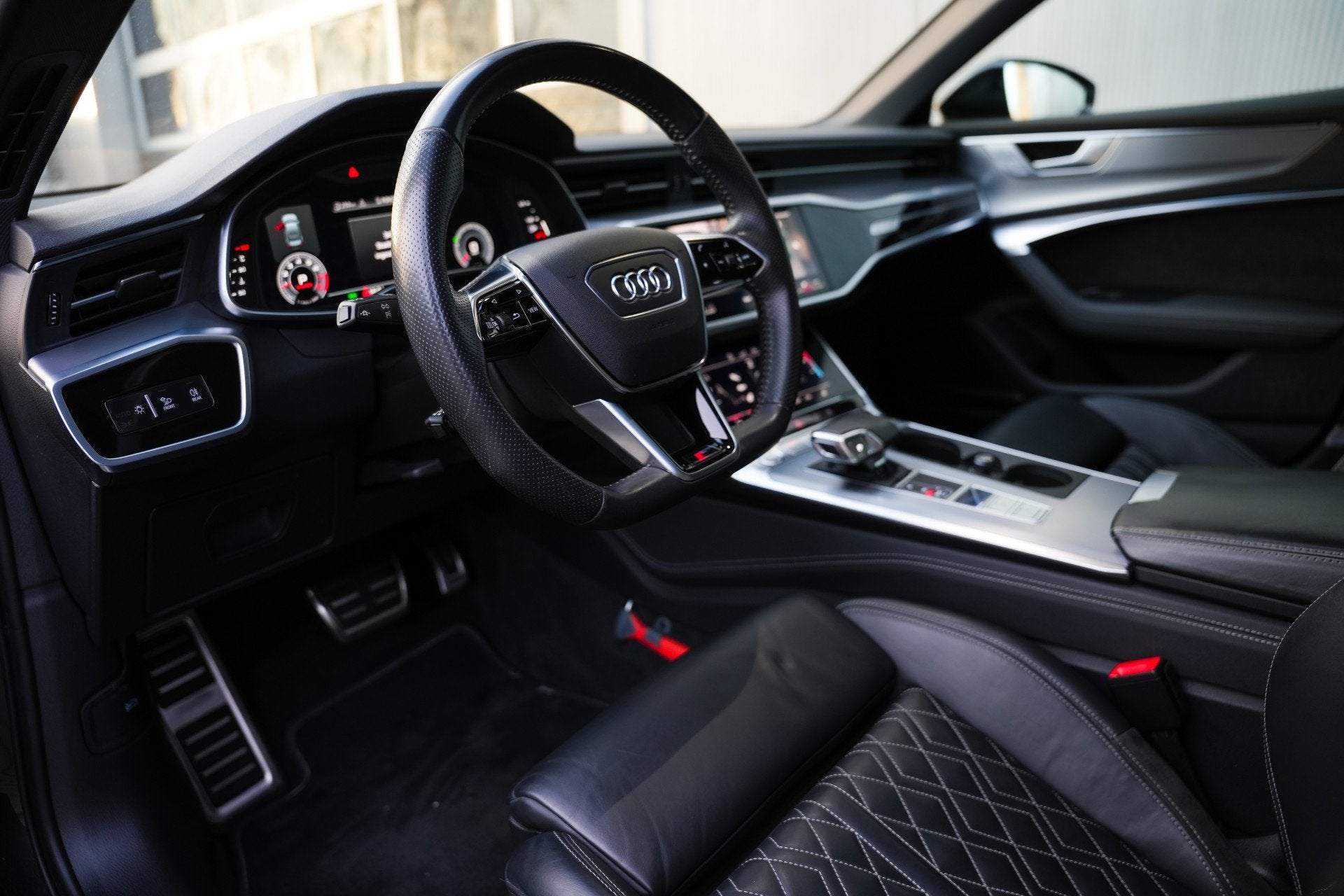 Audi A6 Limousine 45 TFSI 245 pk S Edition /NL-Auto/ Pano-Da, Gebruikt, Euro 6, 4 cilinders, Bedrijf