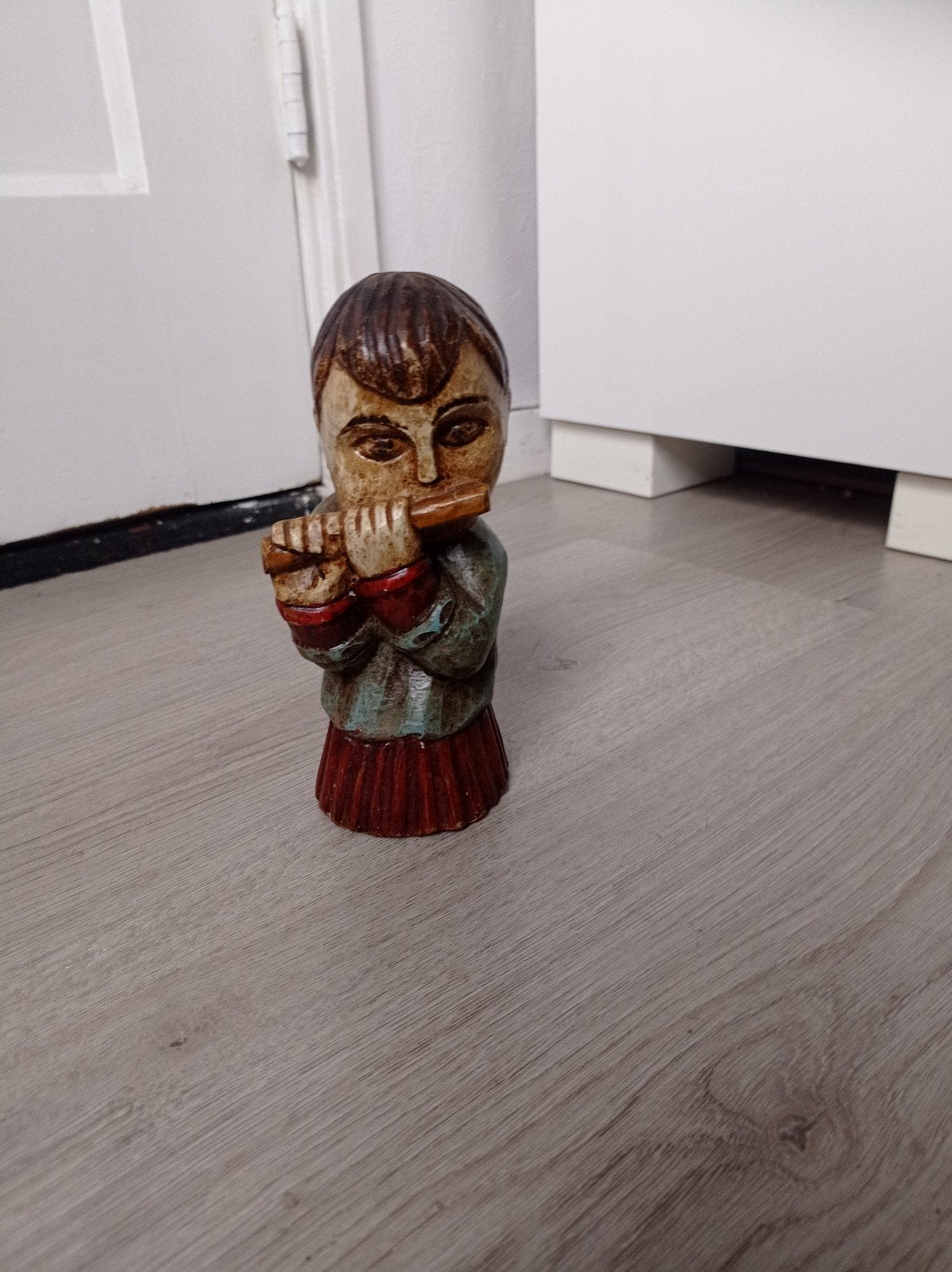 Vintage houten beeldje lijkt sterk op folk art figuren, Antiek en Kunst, Ophalen of Verzenden