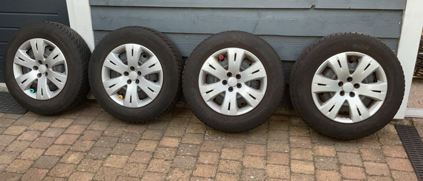 Set stalen velgen met winterbanden voor SUBARU FORRESTER, Ophalen, 16 inch, Banden en Velgen, Winterbanden