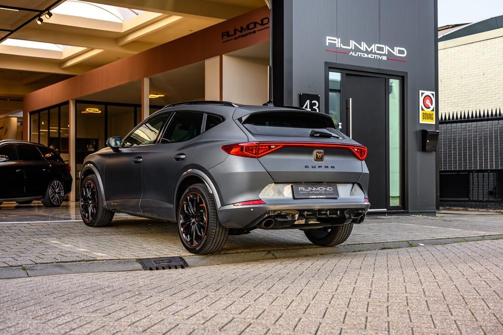 Cupra Formentor VZ 2.0 TSI |Pano|Bucket Seats|Keyless|Camera, Gebruikt, Zwart, 1481 kg, Bedrijf