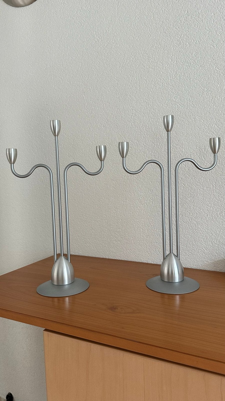 Set van 2 moderne zilverkleurige kandelaars D-Tec, Ophalen, Gebruikt, Metaal, Kandelaar