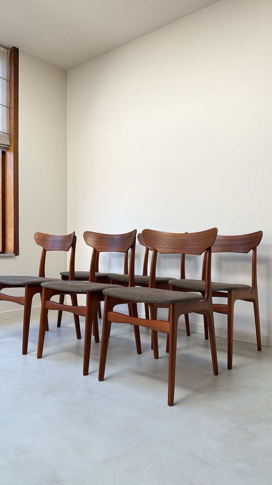 Zes vintage Deense teak houten stoelen Schiønning & Elgaard, Ophalen, Hout, Bruin, Vintage