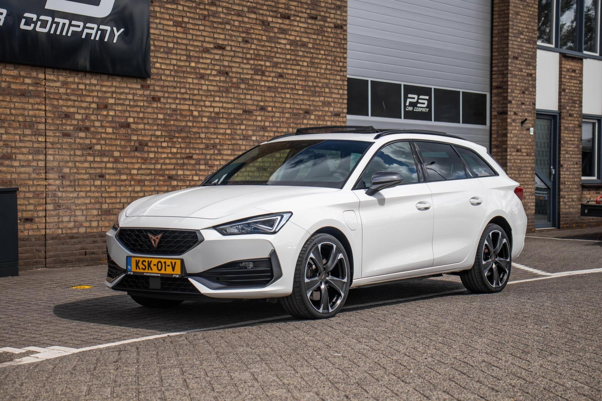 CUPRA Leon Sportstourer 1.4 e-Hybrid 245PK, Pano, Half Leder, Auto's, Gebruikt, 4 cilinders, Met garantie (alle), Leon