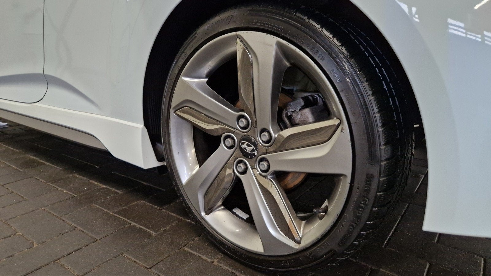 Winterbanden Gripmax 215/40R18 89V + 4 Hyundai velgen, Auto-onderdelen, Ophalen, 18 inch, 215 mm, Banden en Velgen