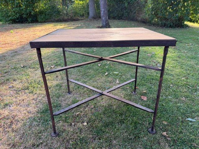 bijzettafeltje hout met ijzeren onderstel, Minder dan 55 cm, Gebruikt, Landelijk, Rechthoekig