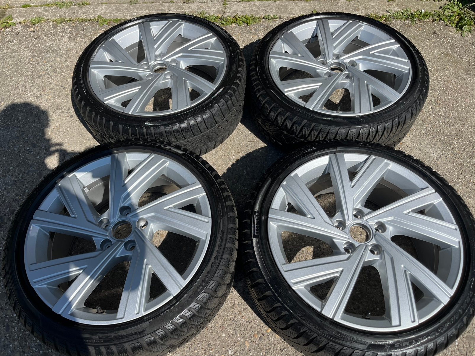18” orig VW Golf 8 Bergamo winter velgen Pirelli | 6MM+, Ophalen, 18 inch, Gebruikt, Banden en Velgen