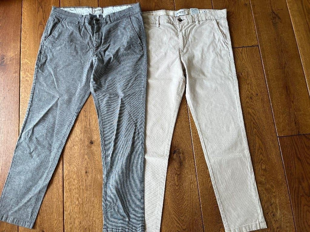 2 broeken van Jack & Jones maat 34/32, Kleding | Heren, Broeken en Pantalons, Maat 48/50 (M), Beige, Ophalen of Verzenden, Zo goed als nieuw
