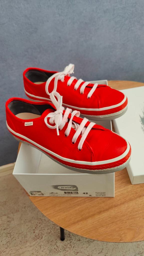Wolky mt 42( Leer), Kleding | Dames, Schoenen, Ophalen of Verzenden, Nieuw, Rood, Sneakers of Gympen