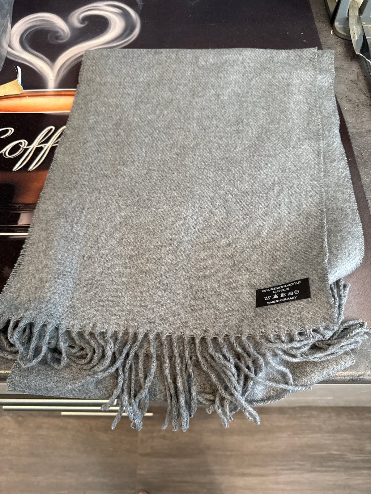 Partij Grijze sjaals van 100% polyacryl - Made in Germany, Ophalen of Verzenden, Nieuw, Maat 46/48 (XL) of groter, Sjaal