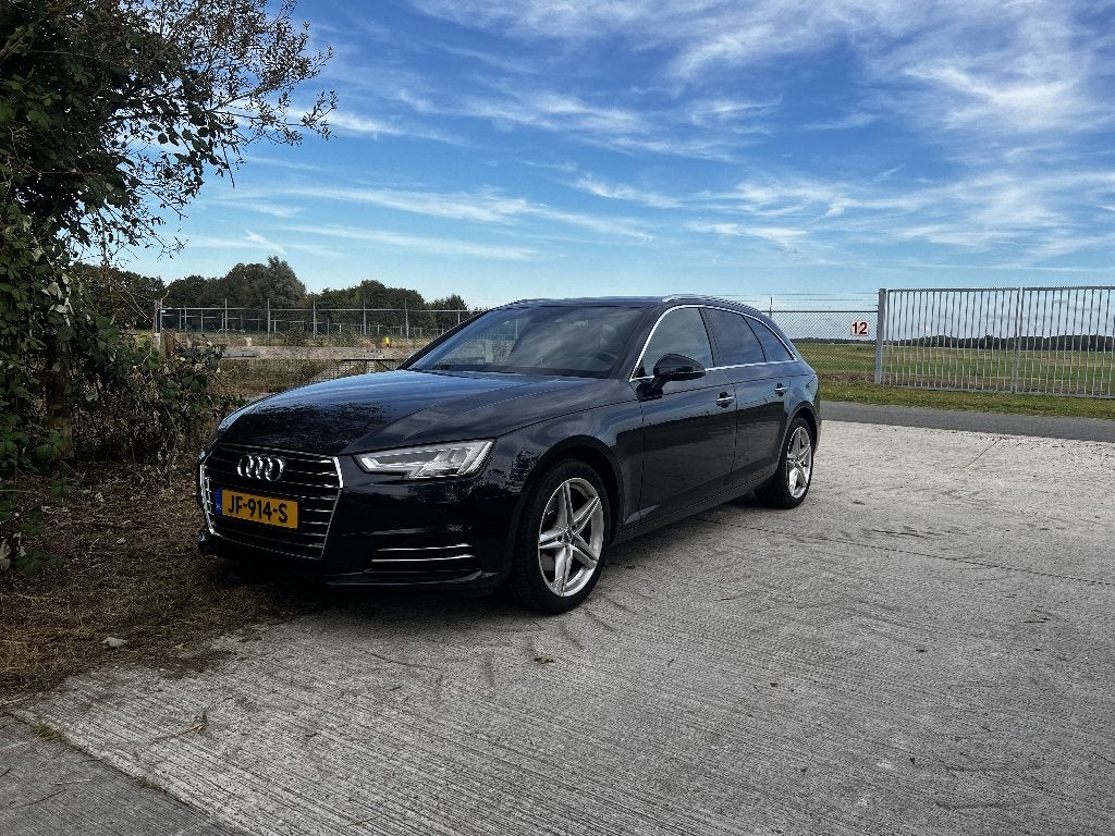 Audi A4 Avant 2.0 TFSI Ultra | Aut. | Panorama| Virt.Cockpit, Auto's, Zwart, 1984 cc, A4, Particulier