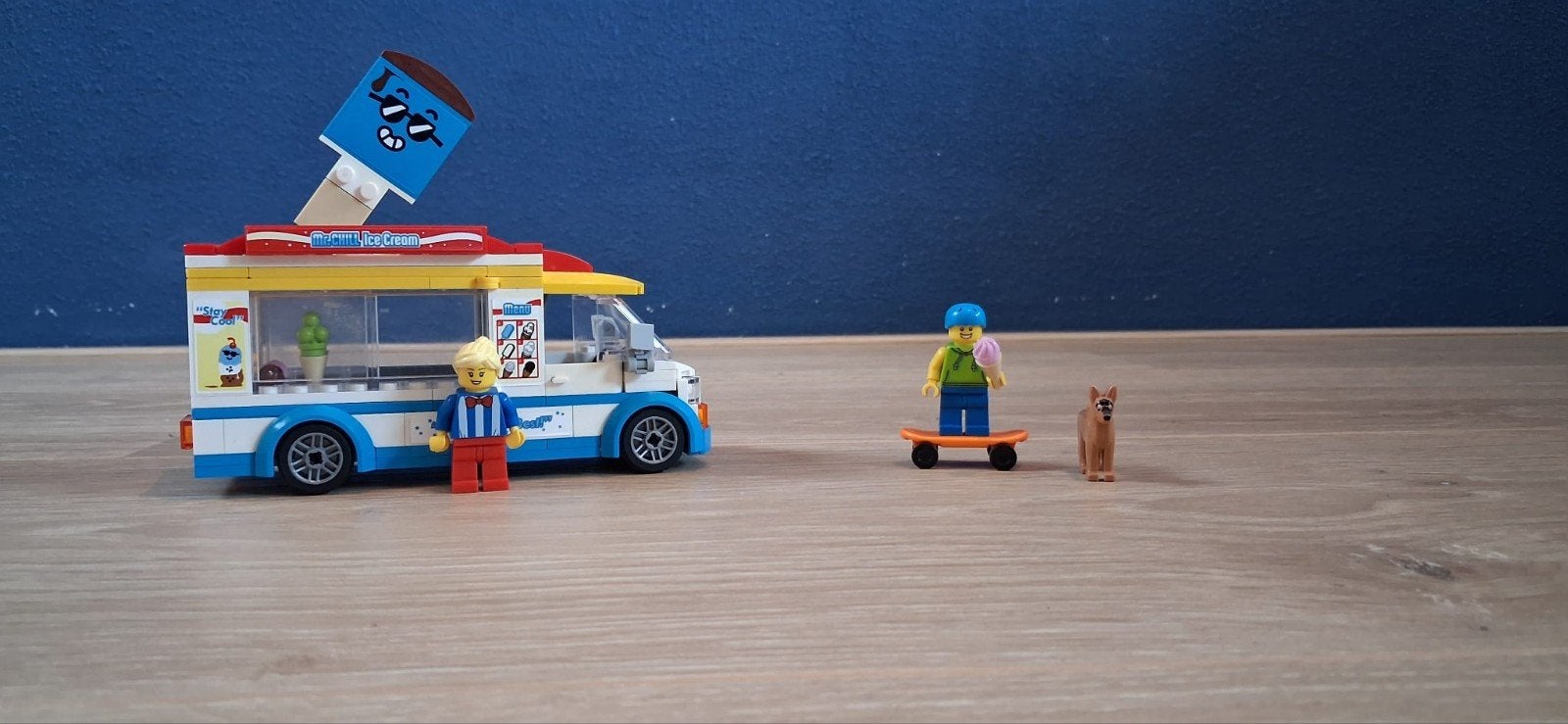 LEGO City IJscowagen (60253) met minifiguren, Ophalen of Verzenden, Zo goed als nieuw