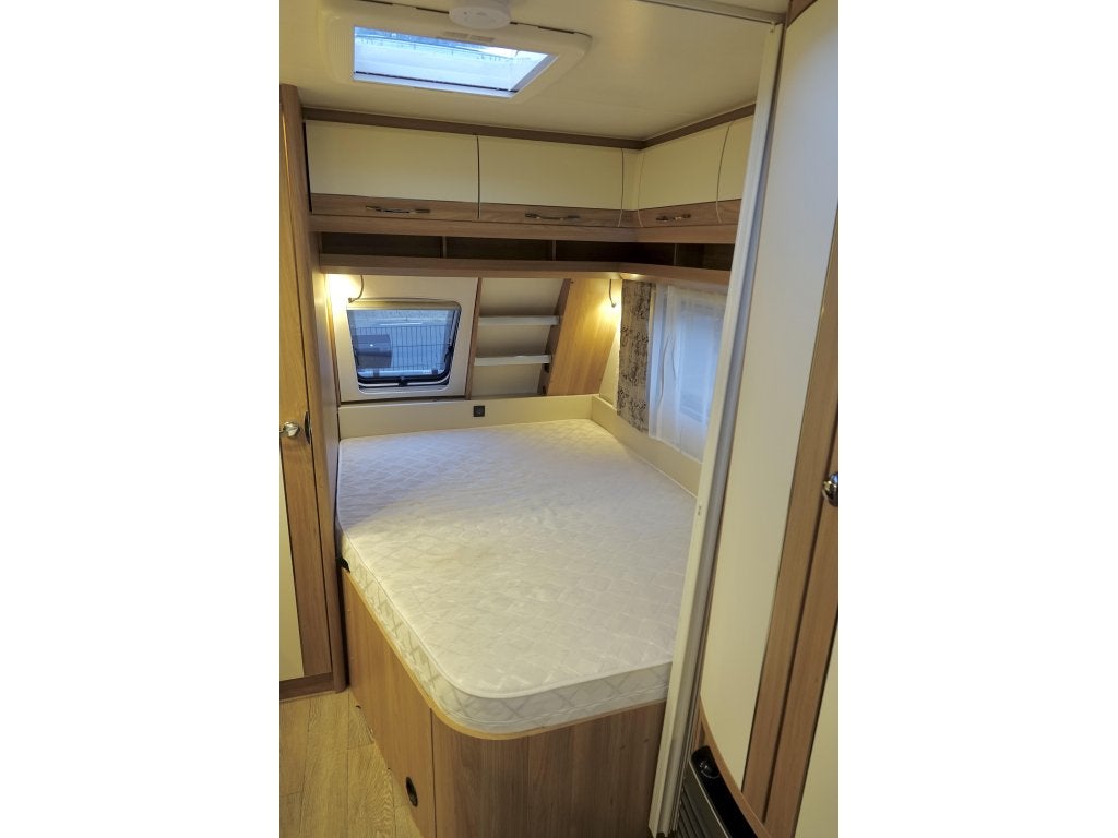 Hobby De Luxe 460 UFE 2021 Luifel Fietsdrager 1500 KG, Rondzit, Hobby, Dwarsbed, Bedrijf
