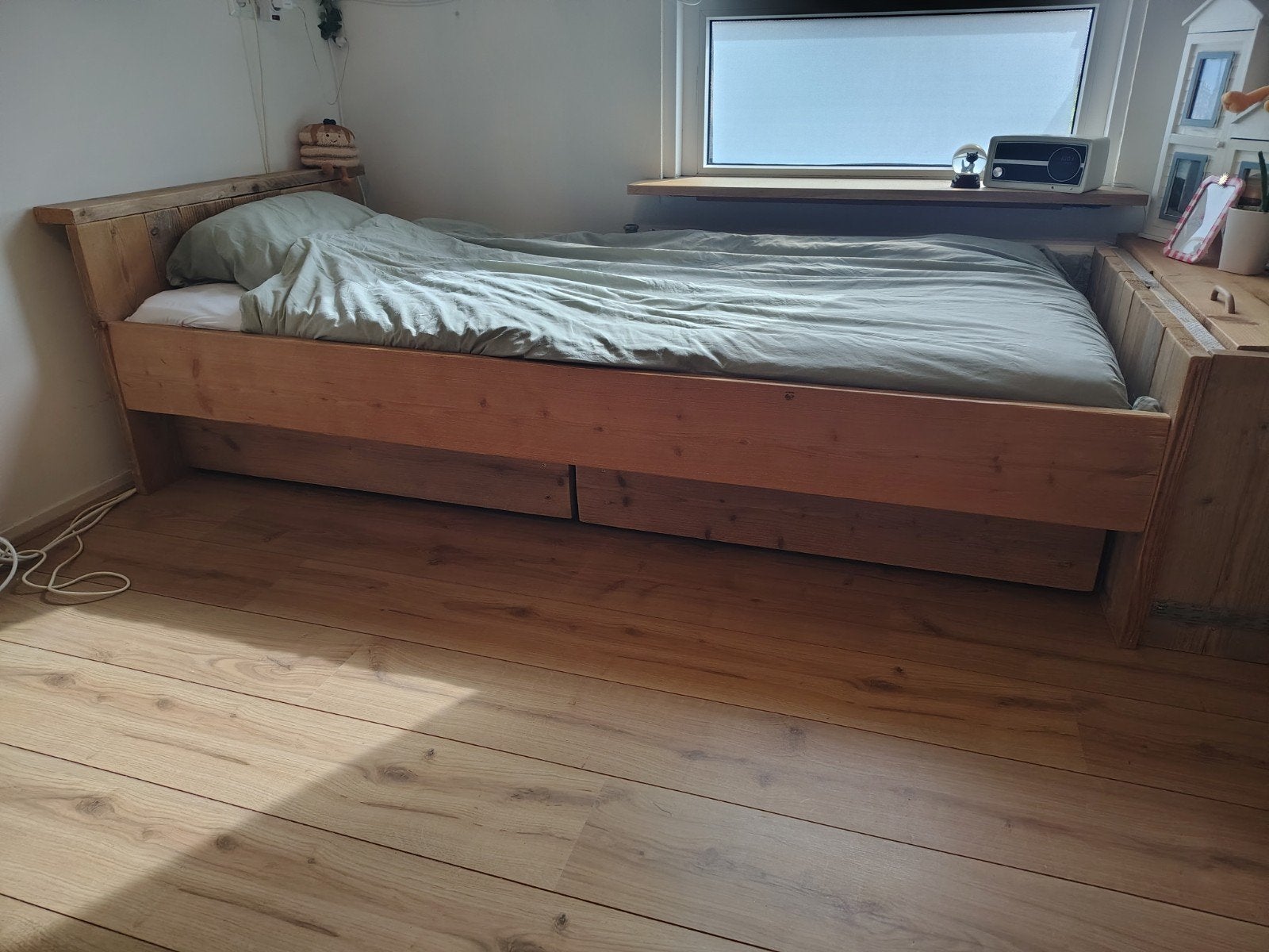 Steigerhouten eenpersoonsbed met opberglades, Huis en Inrichting, Slaapkamer | Bedden, Ophalen, Gebruikt, 90 cm, Eenpersoons