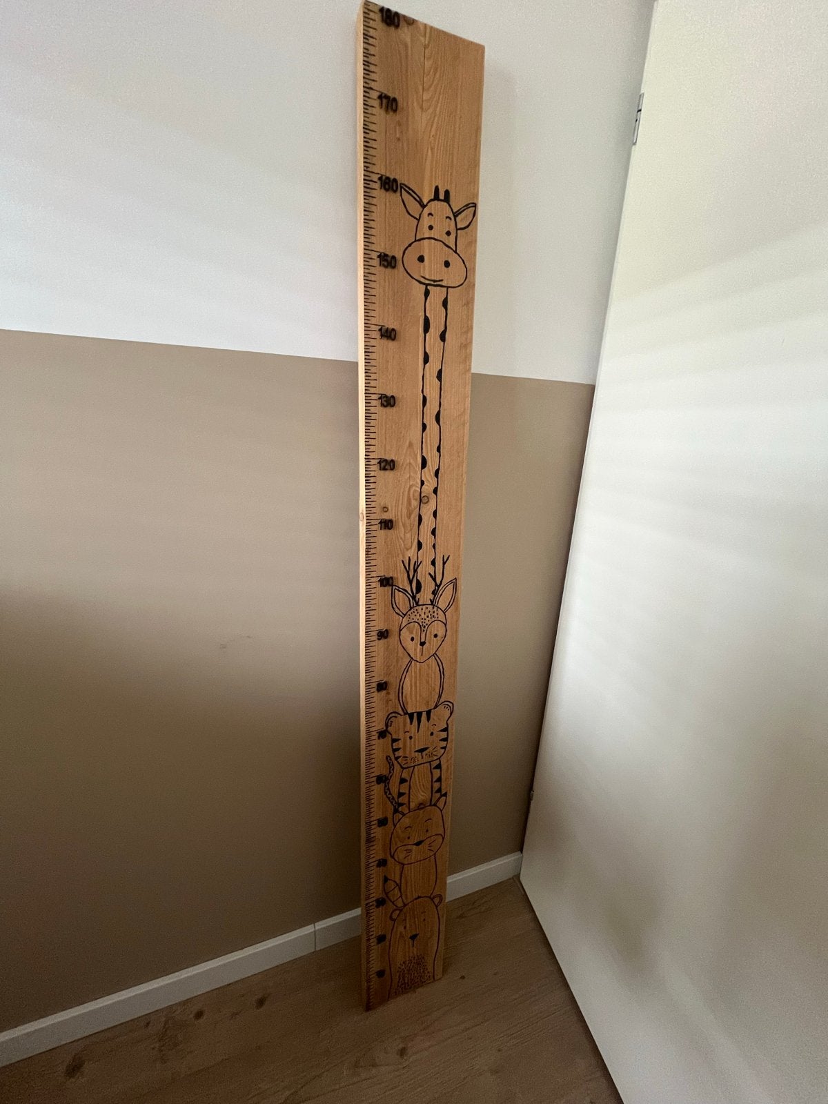 Handgemaakte Meetlat/Plank met dieren., Ophalen of Verzenden, Zo goed als nieuw, Wanddecoratie