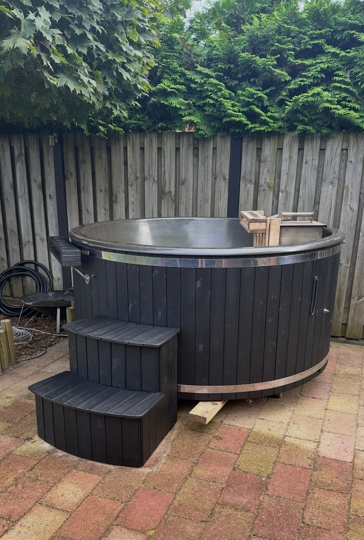 Hottub houtgestookt, Ophalen, Zo goed als nieuw