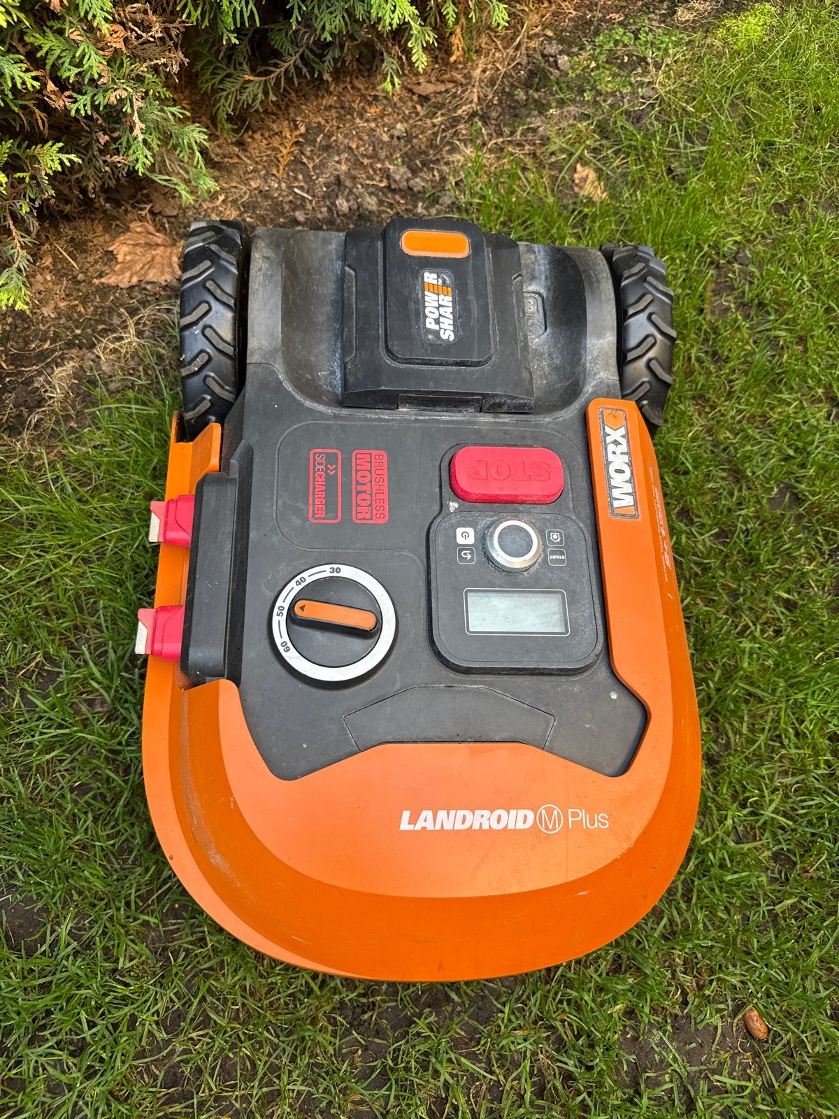 Worx Landroid M500 Plus robotmaaier, Cirkelmaaier, Accu-grasmaaier, Ophalen of Verzenden, Zo goed als nieuw