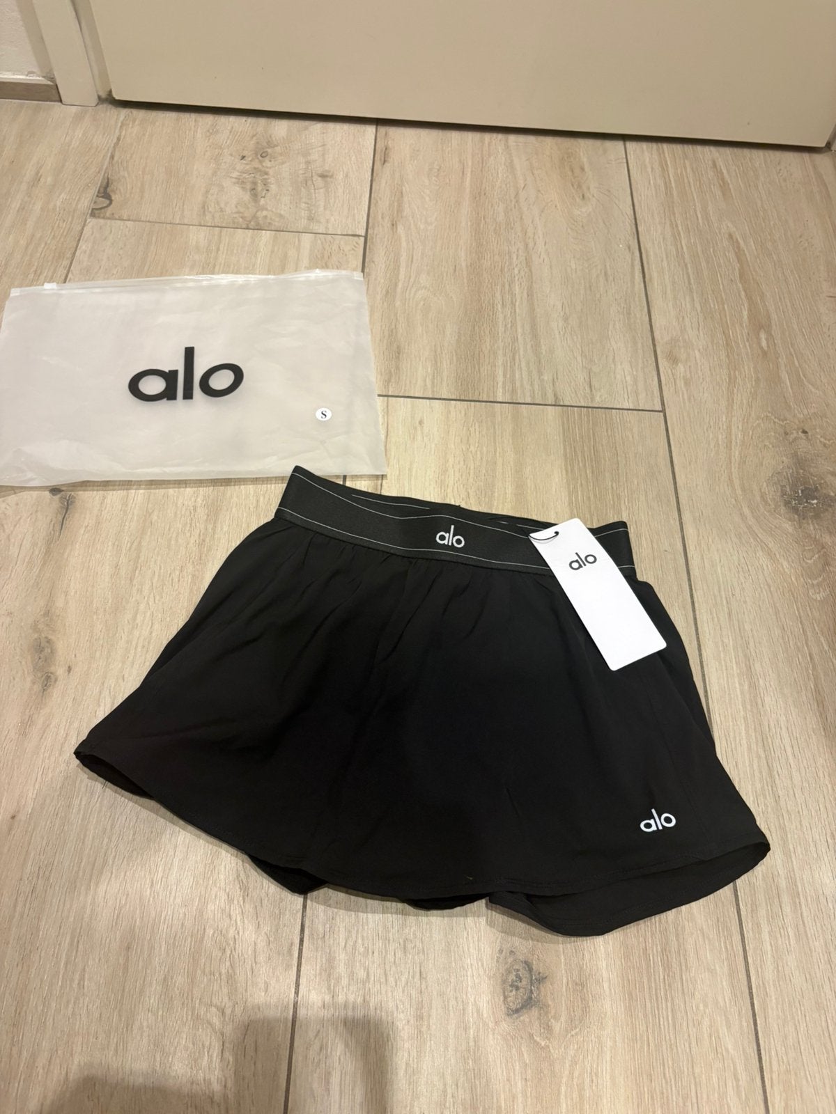 Alo korte broek maat s, Ophalen of Verzenden