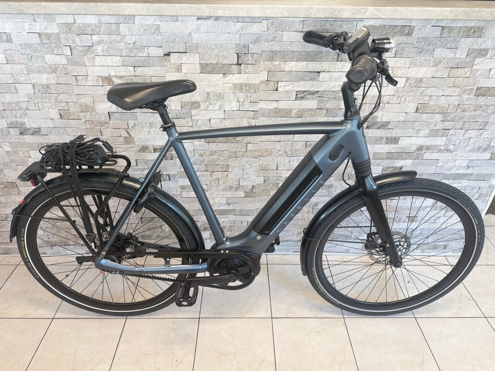 NIEUWSTAAT E-Bike Gazelle Ultimate C8. H65cm. TOTAAL 1768km
