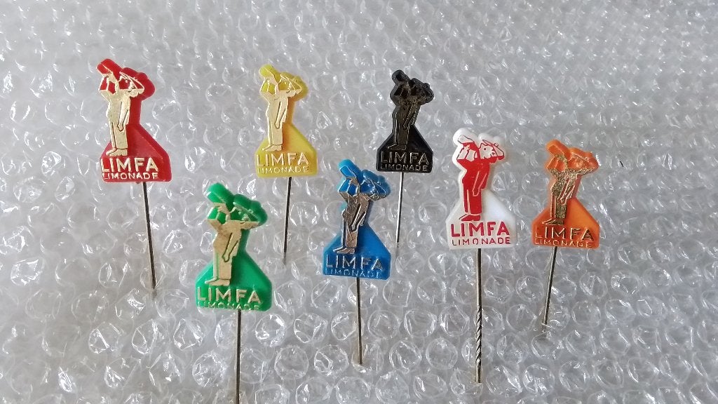 7 verschillende speldjes limfa limonade, Verzamelen, Speldjes, Pins en Buttons, Ophalen of Verzenden, Zo goed als nieuw, Overige onderwerpen