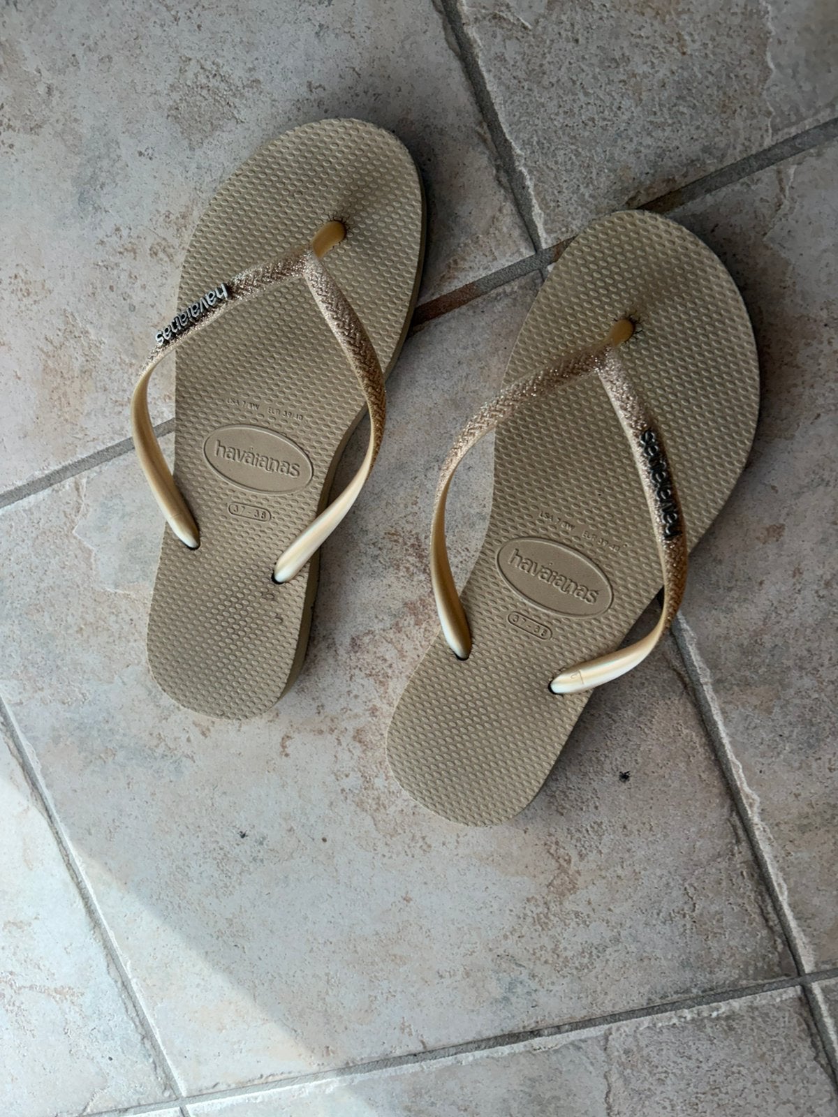 Havaianas slippers, Ophalen of Verzenden, Zo goed als nieuw, Meisje, Overige typen