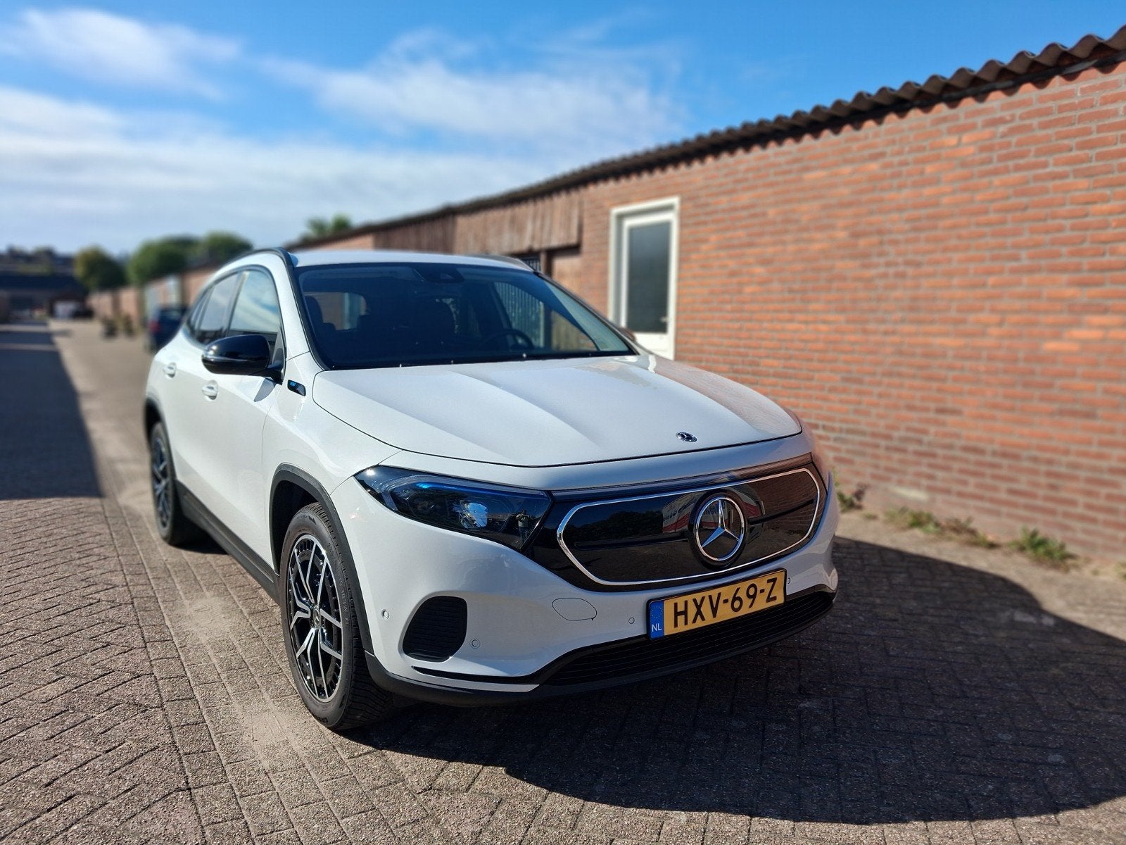 Mercedes-Benz EQA 250+AMG  190pk 2022 Wit 71kWh, Auto's, 750 kg, 129 pk, Wit, Particulier