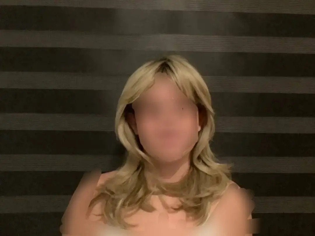 Blonde pruik met laagjes en krullen, Ophalen, Nieuw, Pruik of Haarverlenging