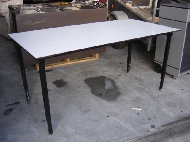 Tafels hoog / laag (kantine tafels), Gebruikt, Niet ingevuld, Niet ingevuld, Ophalen