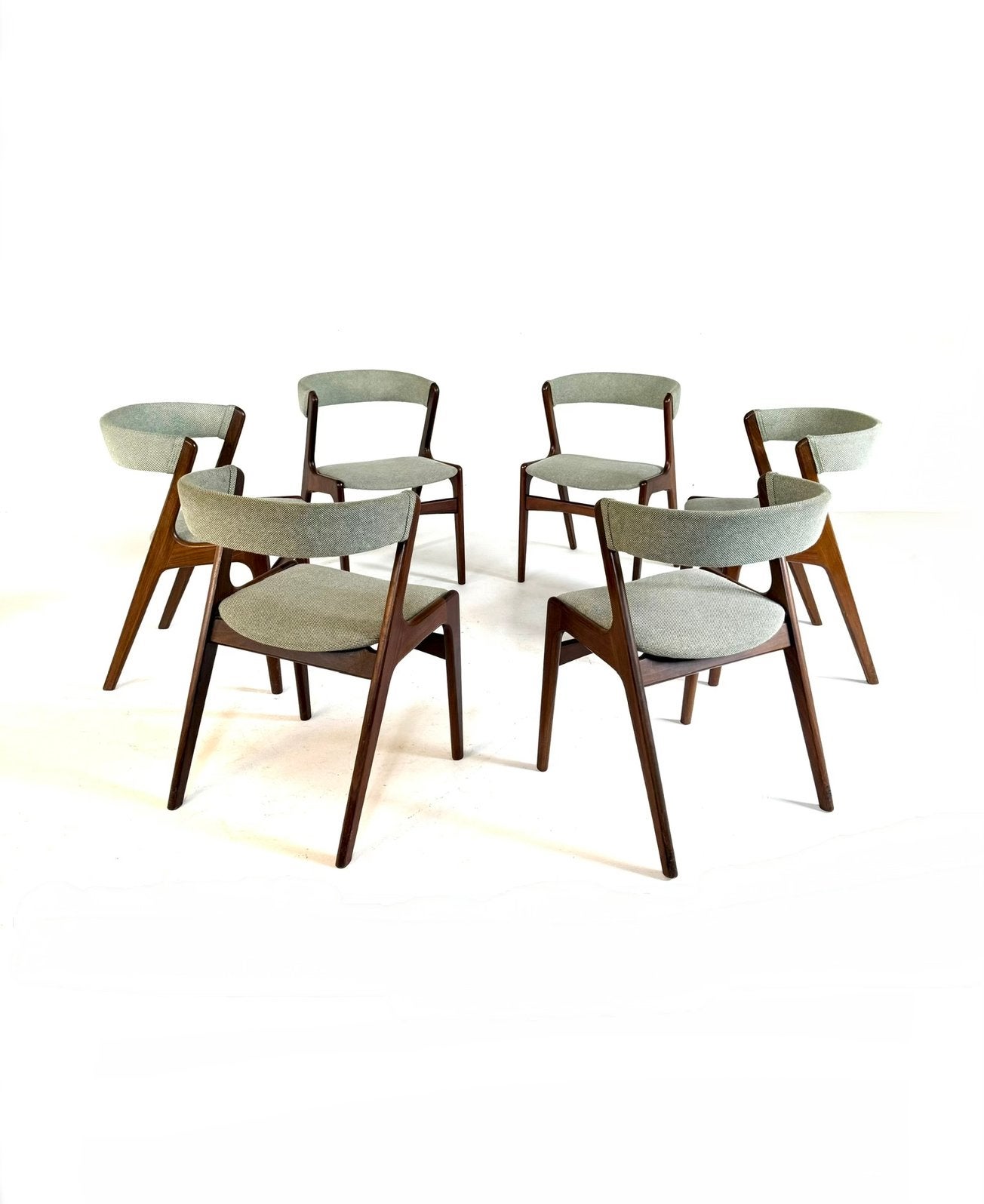Diverse sets gerestaureerde (Deense) eetkamerstoelen ‘70, Huis en Inrichting, Stoelen, Velje Møbelfabrik, Vintage retro buisframe design rotan webbing papercord deens