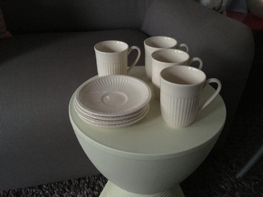 Wedgwood kleine/ espresso mokjes met onderbordjes; ZELDZAAM, Ophalen of Verzenden, Zo goed als nieuw, Porselein, Kop(pen) en/of Schotel(s)