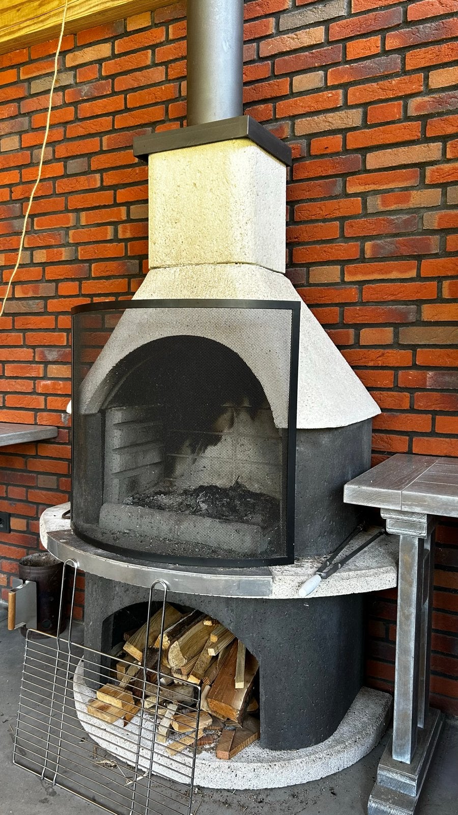 Betonnen buitenhaard met BBQ en houtopslag, Huis en Inrichting, Ophalen, Gebruikt, Vrijstaande haard, Houthaard