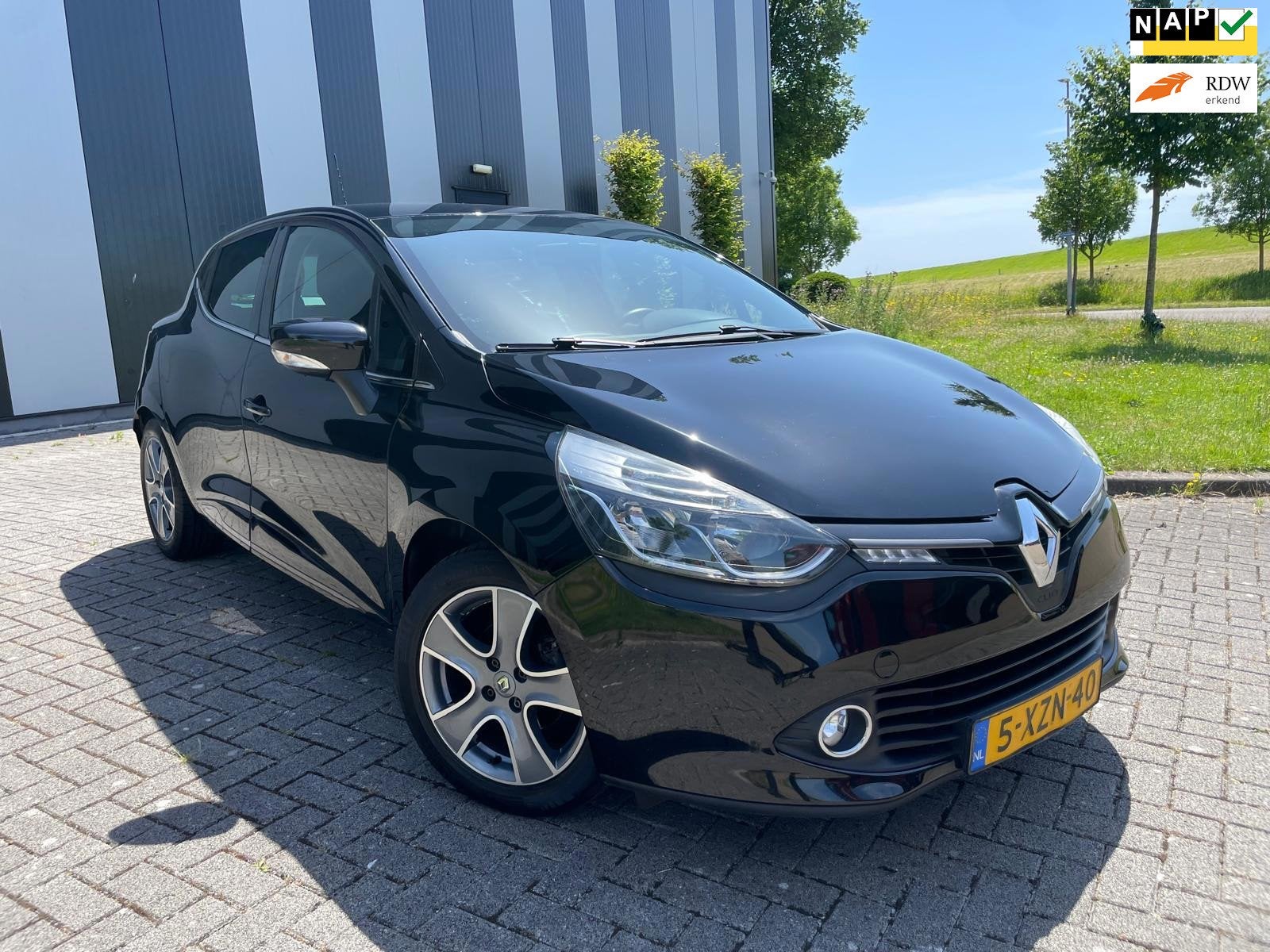 Renault Clio 0.9 TCe ECO Night&Day Airco-Navi-Pdc-Cruise-Lmv, Voorwielaandrijving, 540 kg, Zwart, Origineel Nederlands