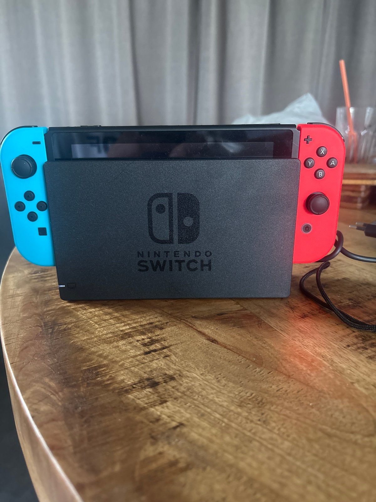 Nintendo Switch met Mario Kart 8 Deluxe & Sports, Ophalen, Eén computer, Zo goed als nieuw, Sport