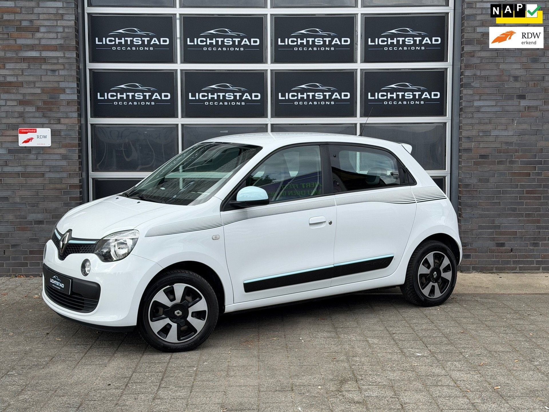 Renault Twingo 1.0 SCe Collection DEALER ONDERHOUDEN APK BLU, Auto's, Dealer onderhouden, Gebruikt, Euro 6, 840 kg