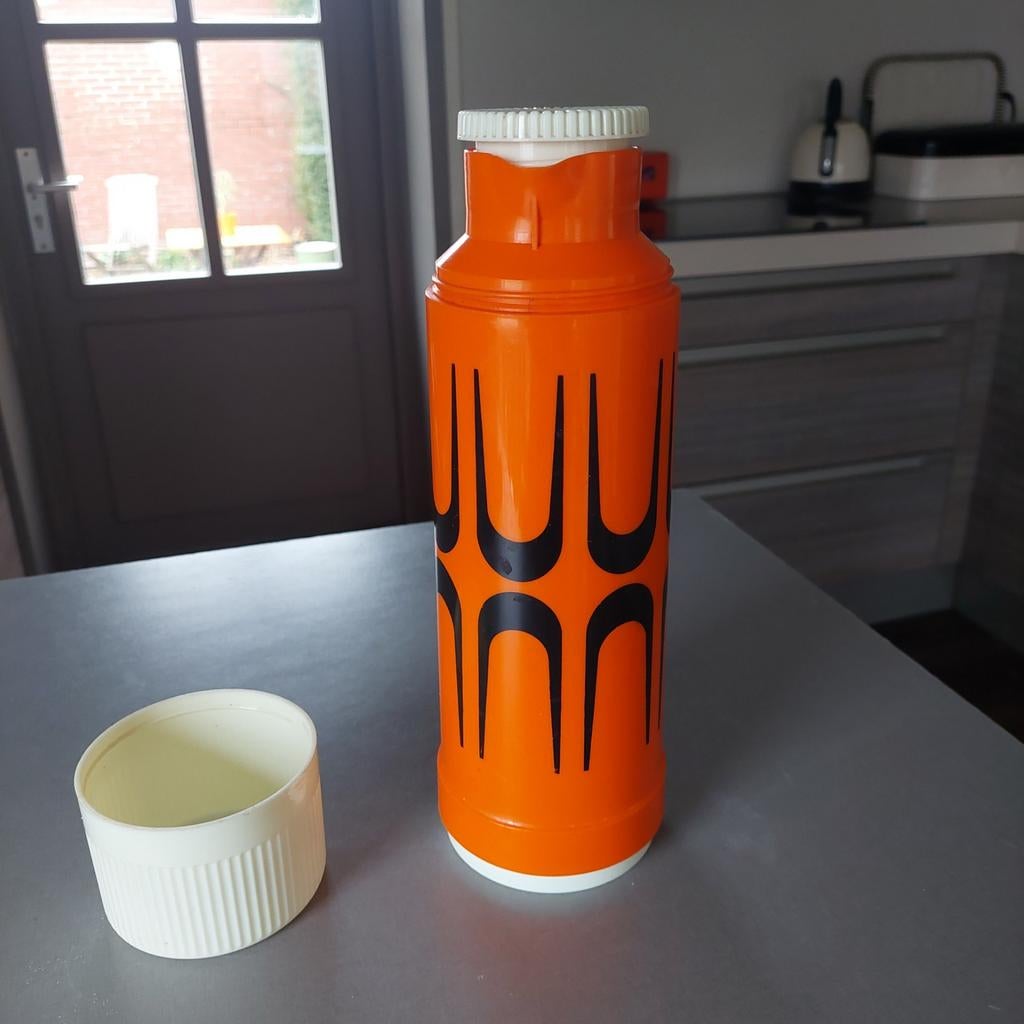 Vintage retro thermoskan oranje met print. Igst., Verzamelen, Retro, Ophalen of Verzenden, Huis en Inrichting