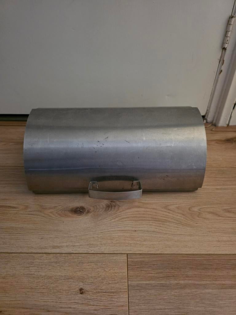 Metalen broodtrommel met handvat, Ophalen, Gebruikt, Zilver, Metaal