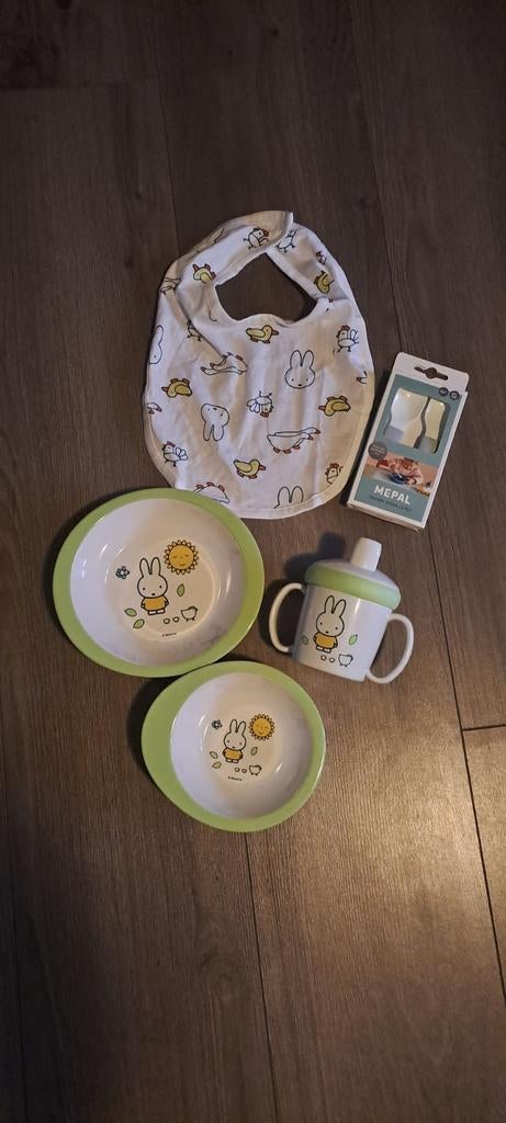 Nijntje eetset: beker, schaaltje, diep bord, bestek en slab, Ophalen of Verzenden, Nieuw, Overige typen