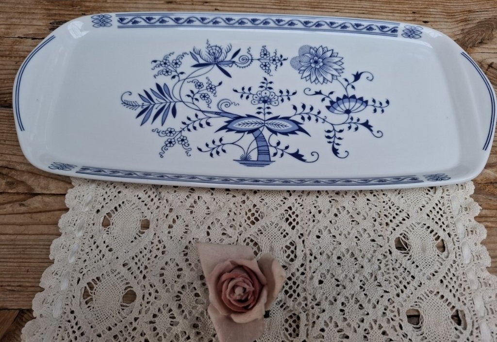 Inglazed, Dubi zwiebelmuster cake schaal, czechoslovakia, -, Overige typen, Ophalen of Verzenden, Zo goed als nieuw